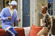 Damon Wayans as Poppa and Tommy Davidson as Jarnold in 'Poppa's House' Season 1 Episode 10 - 'Elevator Friend'