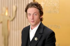 Jeremy Allen White at the 2025 SAG Awards