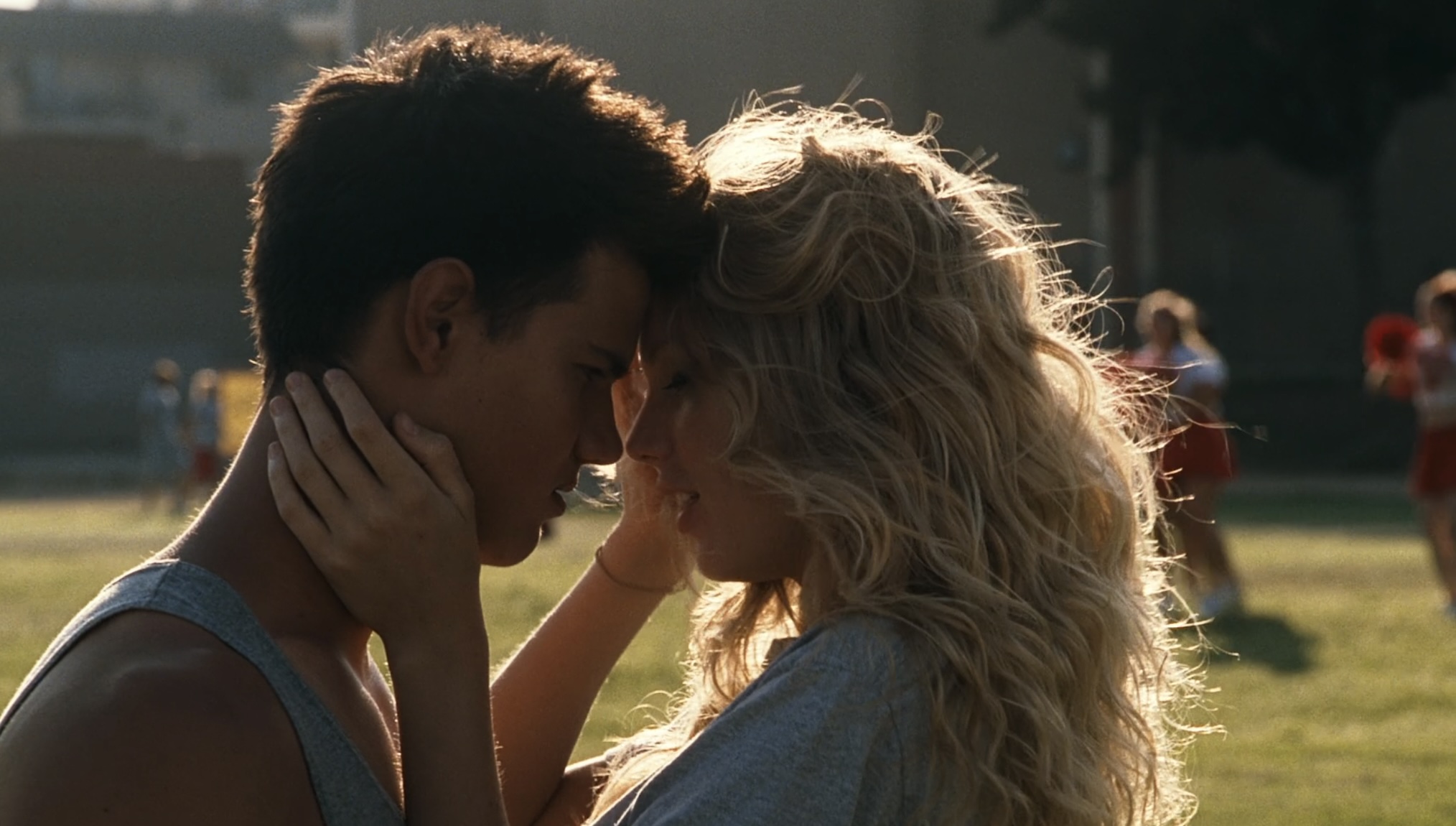 Taylor Swift and Taylor Lautner in 'Valentine's Day'