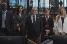 McKinley Belcher III as Carl Otieno, Mozhan Navabi as Melissa Kornblau, Robert De Niro as George Mullen, Jesse Plemons as Roger Carlson, and Connie Britton as Valerie Whitesell in 'Zero Day' Season 1 Episode 2