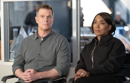 Peter Krause as Bobby and Angela Bassett as Athena — '9-1-1' Season 8 Episode 10 