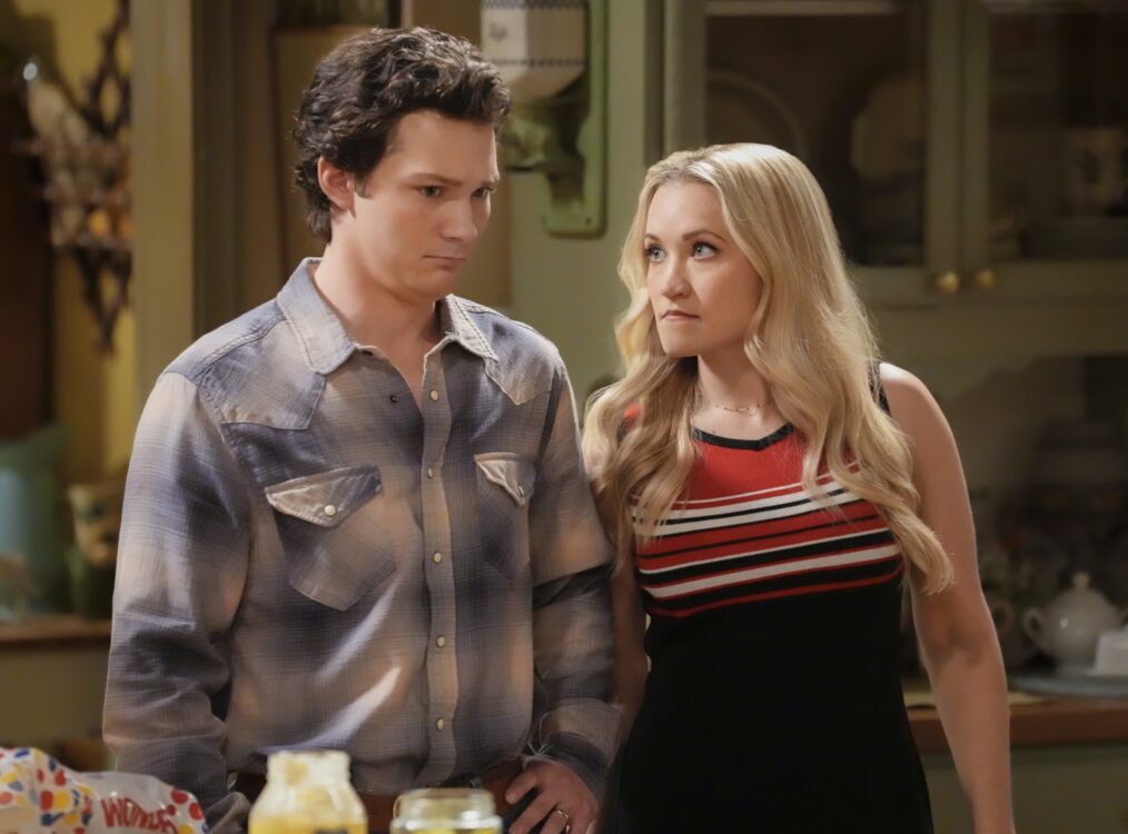 Montana Jordan and Emily Osment in 'Georgie & Mandy's First Marriage' - 'Baby Fight'