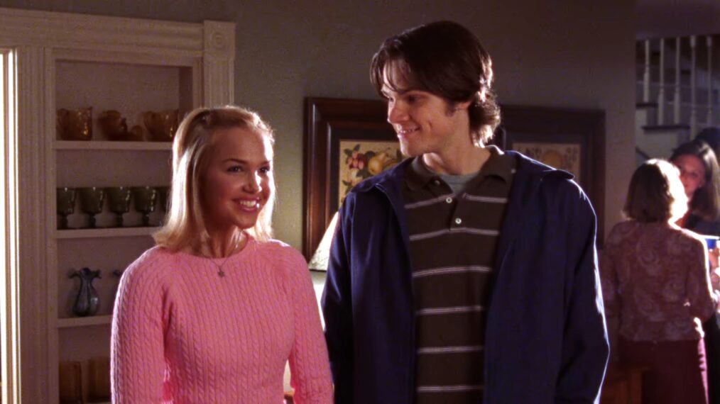 Arielle Kebbel and Jared Padalecki in 'Gilmore Girls'