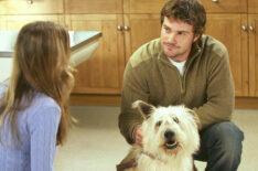 Chris O'Donnell as Finn Dandridge with dog on 'Grey's Anatomy'