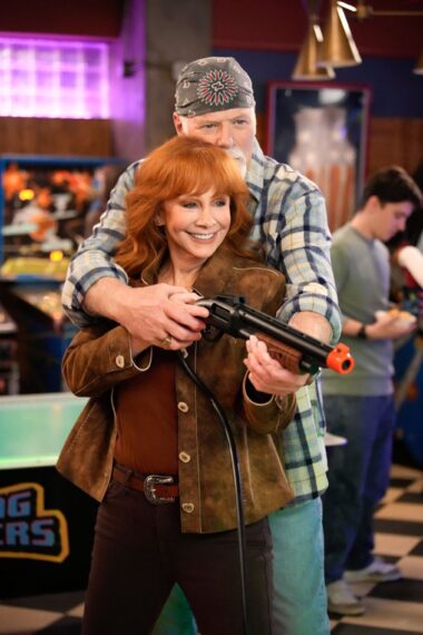 Reba McEntire and Rex Linn in 'Happy's Place' Season 1 