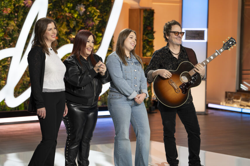 Lola Bonfiglio with Carnie Wilson, Wendy Wilson and Robert Bonfiglio on American Idol