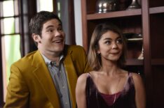 Adam Devine, Sarah Hyland in 'Modern Family' Season 7