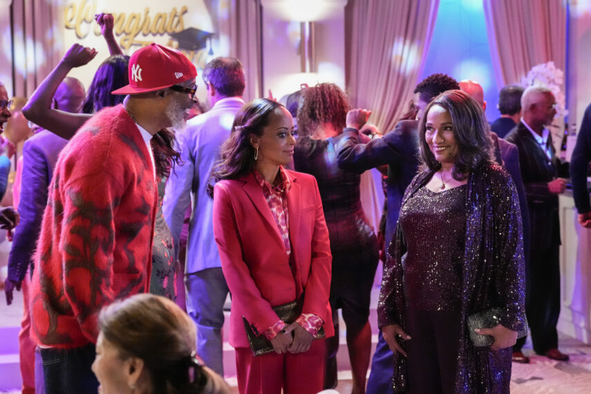 Damon Wayans as Poppa, Essence Atkins as Ivy, and Ella Joyce as Felicia in 'Poppa's House' Season 1 Episode 13 - 'Graduation'