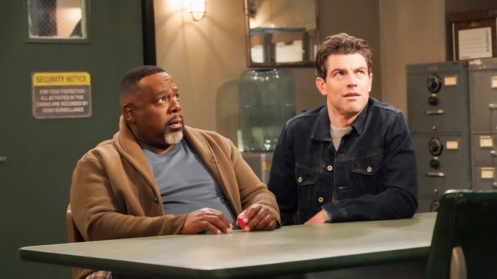 Cedric the Entertainer and Max Greenfield in 'The Neighborhood'