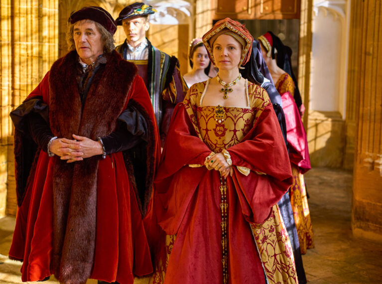 Mark Rylance (Thomas Cromwell), Kate Phillips (Jane Seymour) in 'Wolf Hall: The Mirror and the Light' Episode 1 - 'Wreckage'