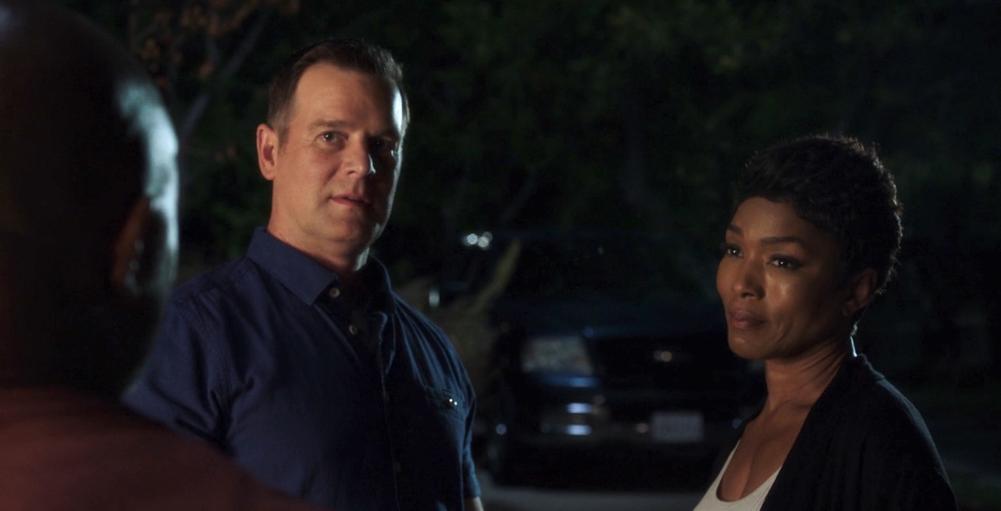 Peter Krause as Bobby, Angela Bassett as Athena — '9-1-1' Season 2 Episode 3